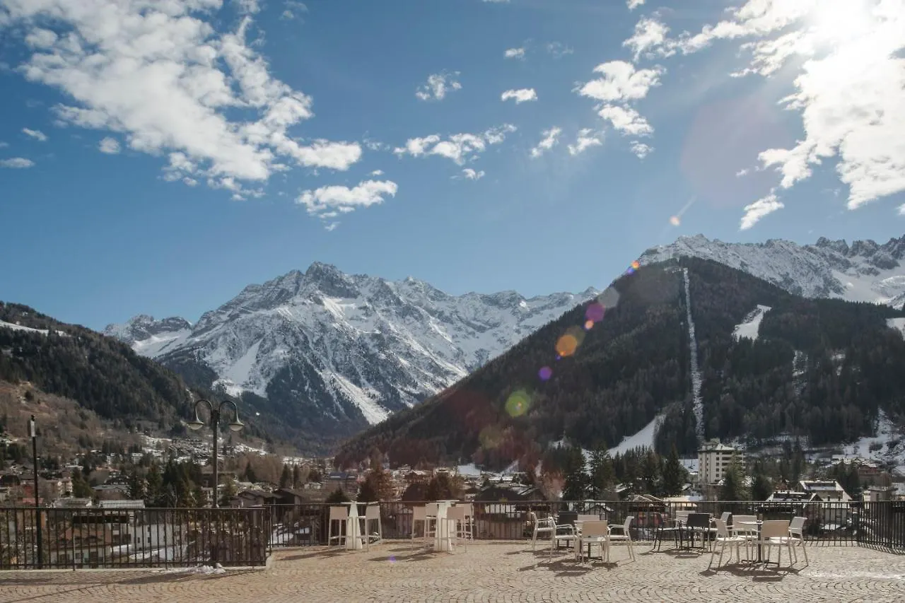 Hotel Garni Cristallo Ponte Di Legno Italie