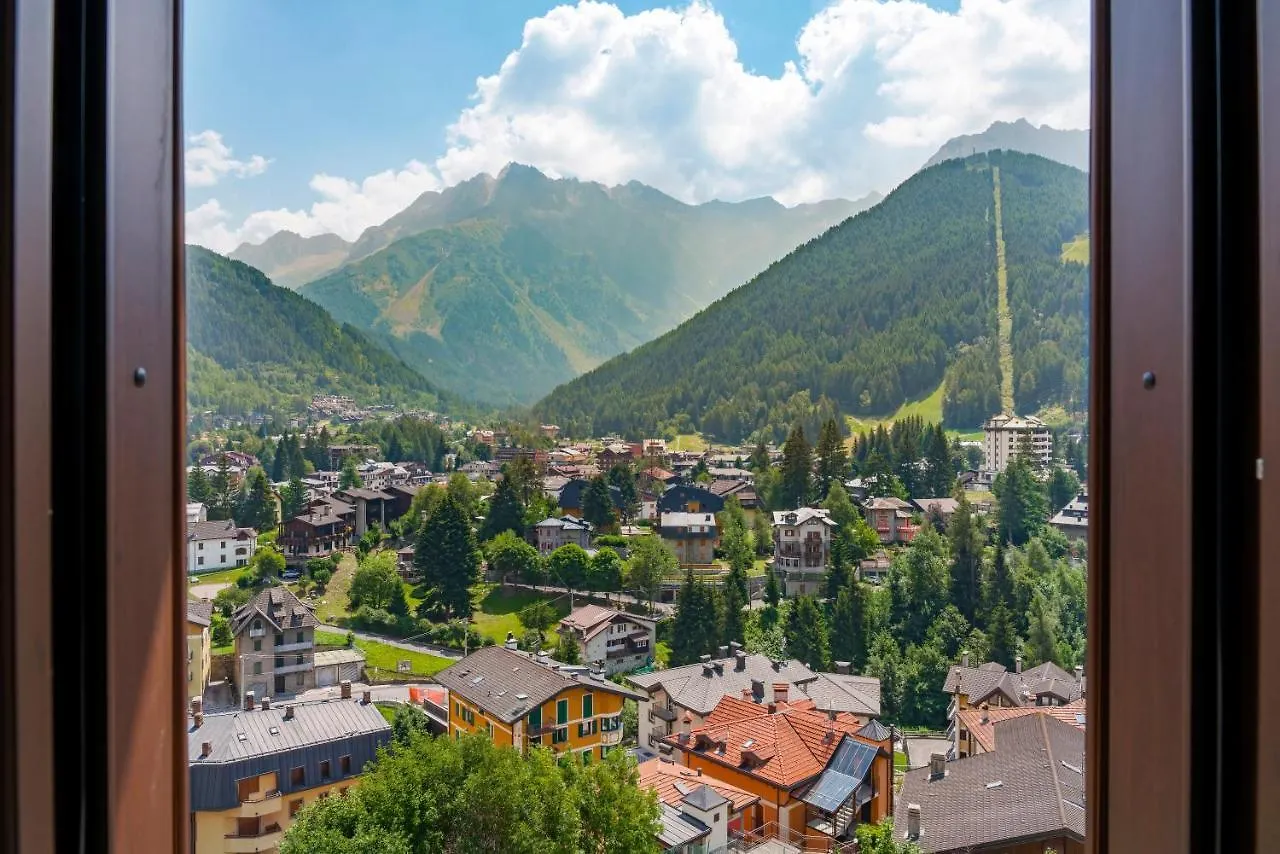 Hotel Garni Cristallo Ponte Di Legno Italie
