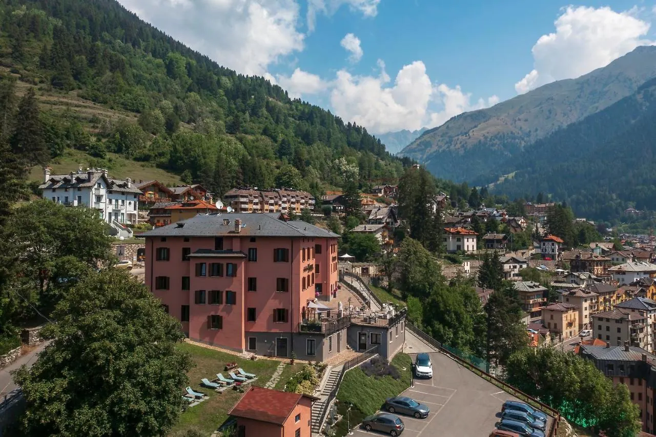 Hotel Garni Cristallo Ponte Di Legno