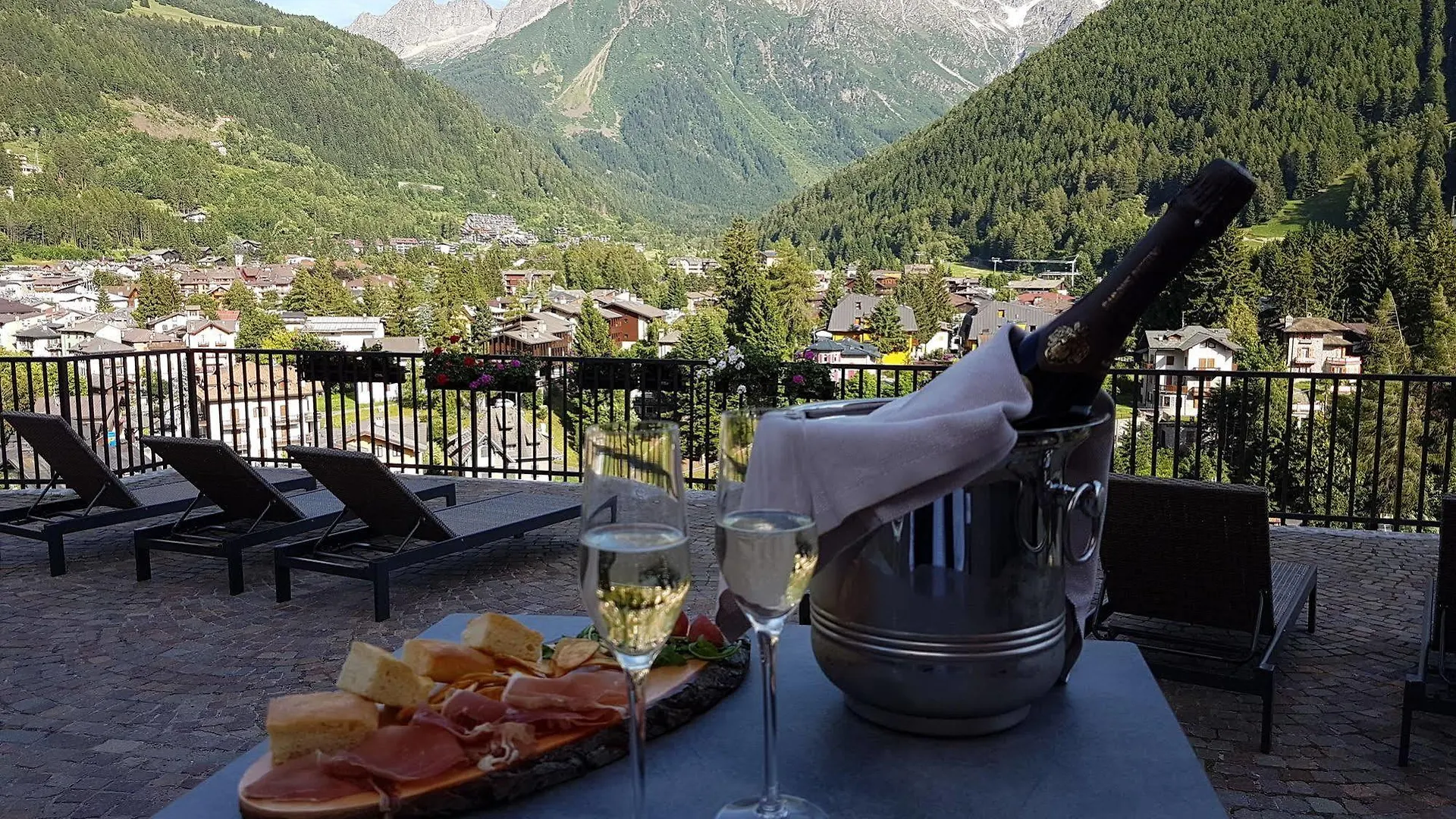 Hotel Garni Cristallo Ponte Di Legno